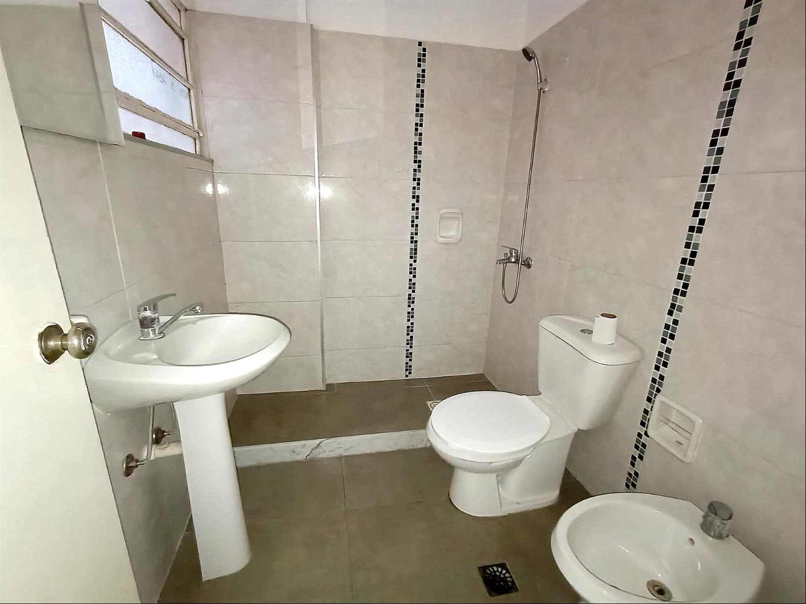 Alquiler Apartamento Pocitos 2 Dormitorios 2 Baños Servicio completo Garaje · Foto 9