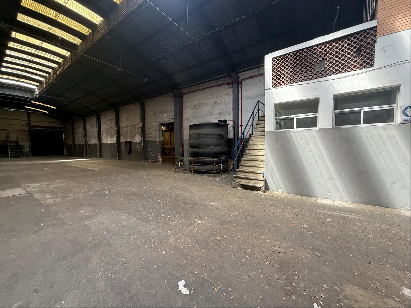 ALQUILER Local industrial de 2042m2 sobre Ariel en Sayago · Foto 5