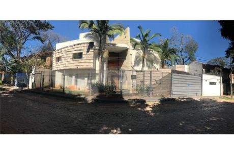 Alquilo Lujosa Residencia En B. Mburucuya