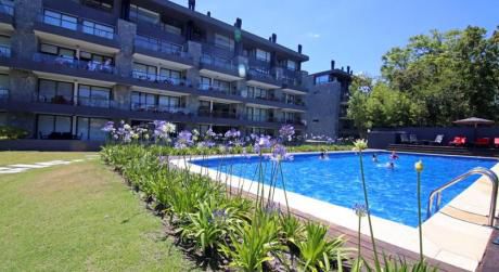 Departamento De 2 Dormitorios Con Terraza Y Parrillero De Uso Exclusivo.