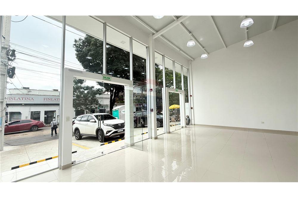 Alquilo salones comerciales en el centro de San Lorenzo — foto 2