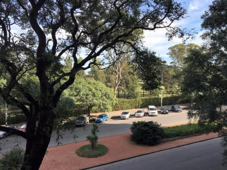 Apartamento En Venta En El Golf 3 Dormitorios Y Servicio
