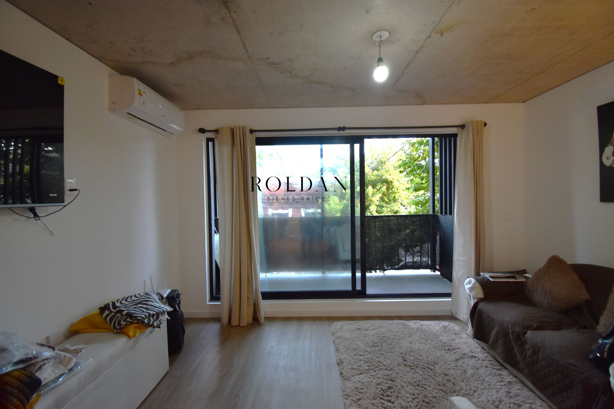 Apartamento Venta Cordon 1 Dormitorio Terraza Patio Con Renta