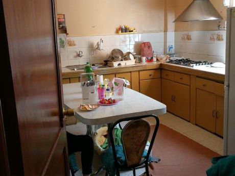 Casa De 3 Pisos En Venta Zona Rosasani,