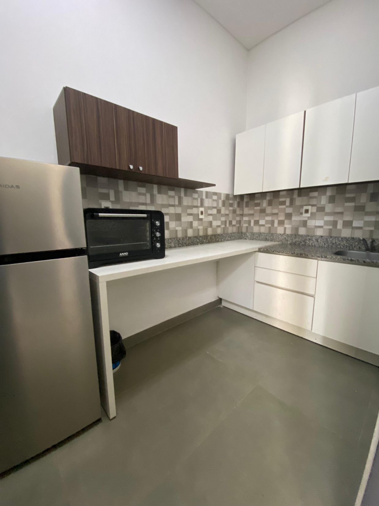 ALQUILER DE SHOWROOM DE 290 M² S/ AVDA SILVIO PETTIROSSI – ZONA AEPTO Y RAKIURA — foto 3