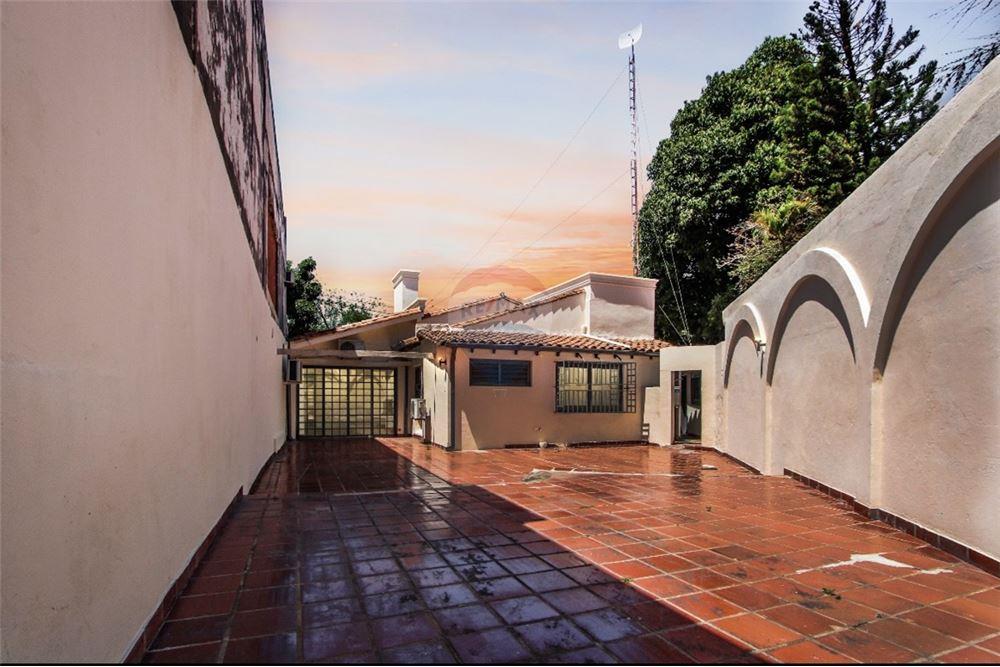 ALQUILO LOCAL COMERCIAL ZONA CLUB CENTENARIO — foto 3