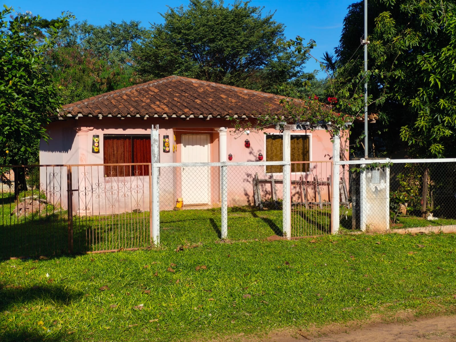 Vendo Casa con Amplio Terreno en Guarambare, Barrio Nueva Esperanza — foto 2