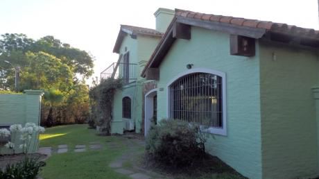 Estupendo Chalet Colonial Con Piscina Y Barbacoa