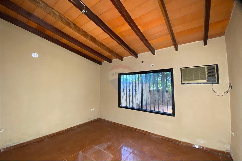 Alquilo casa con amplio patio ‼️ — foto 2