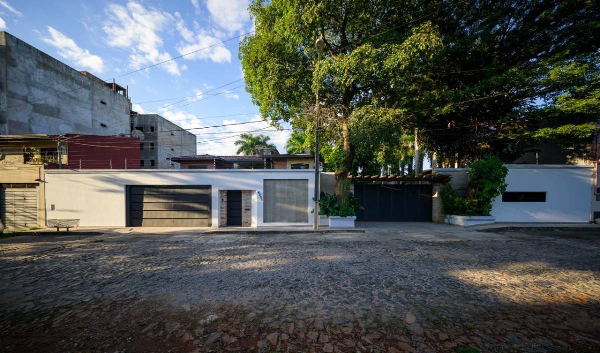 LUJOSA RESIDÊNCIA EN ALQUILER — foto 2