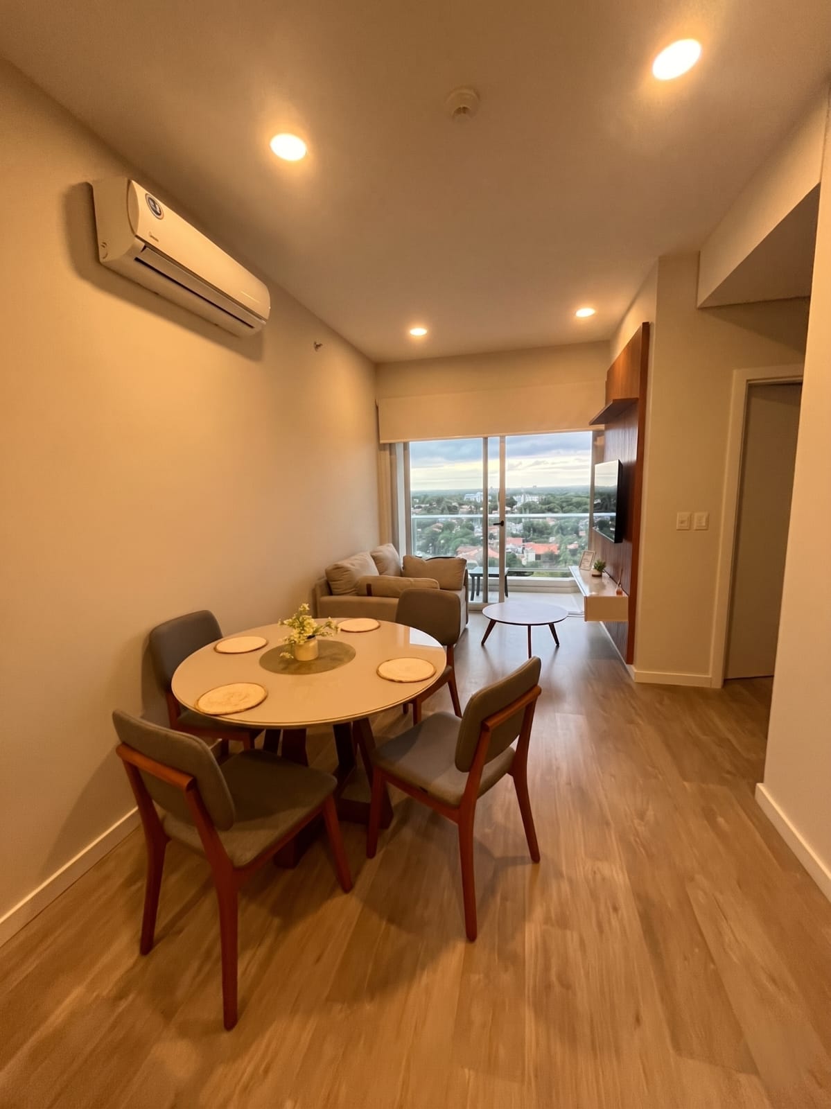 ALQUILO DEPARTAMENTO AMOBLADO DE 1 DORMITORIO FORVM MOLAS — foto 2