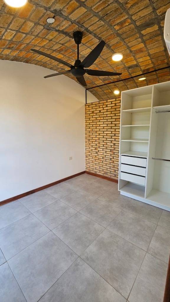 ALQUILO DEPARTAMENTOS DE 1 DORMITORIO EN CONDOMINIO, LAS MERCEDES, ASUNCIÓN — foto 3