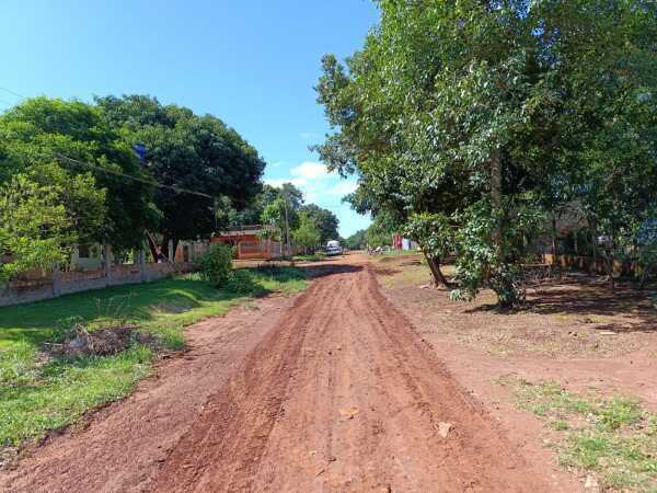 TERRENO – KM 10 ACARAY ???? Terreno: 15 x 30 m ???? Construcción: 381,36 m² — foto 3
