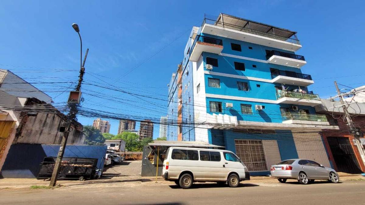 EN VENTA EDIFICIO CON ESTACIONAMIENTO - Ciudad del Este — foto 2