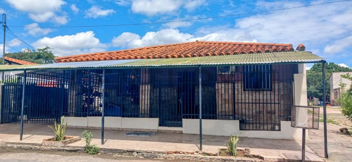 Casa en venta en Loma Pytá