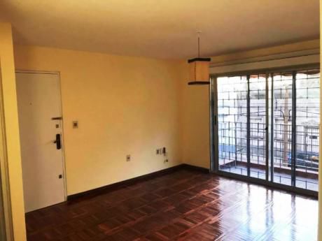 Alquiler De Apartamento 3 Dormitorios En Pocitos, Montevideo