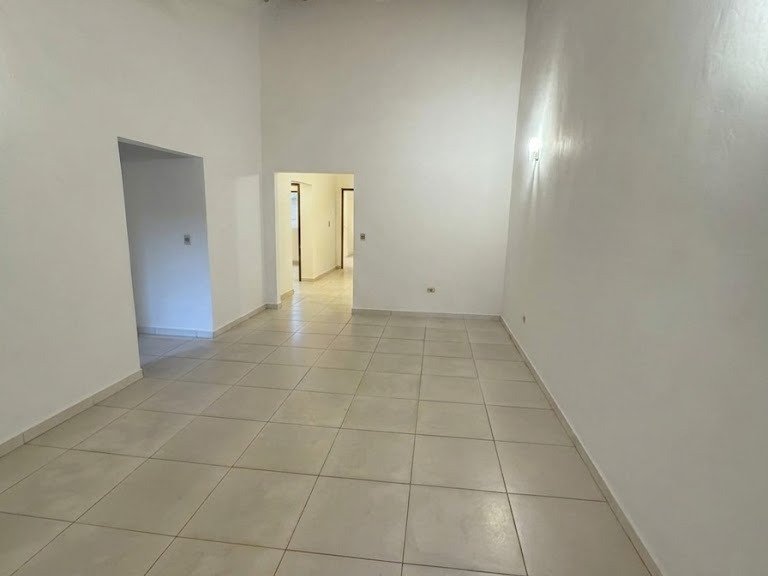 ALQUILO CASA 3 DORMITORIOS EN CUARTO BARRIO LUQUE — foto 2