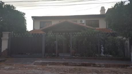 Vendo! Casa En Lambare A Pasos De Cacique.