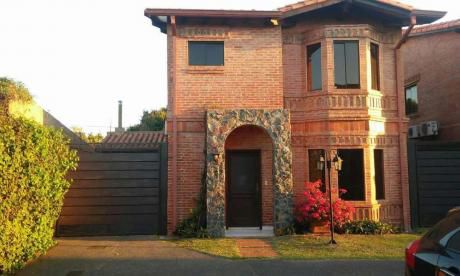 Duplex En Condominio Villa Toscana. Barrio Ykua Sati