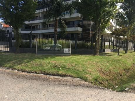 Apartamento Sobre Avenida De Las Americas