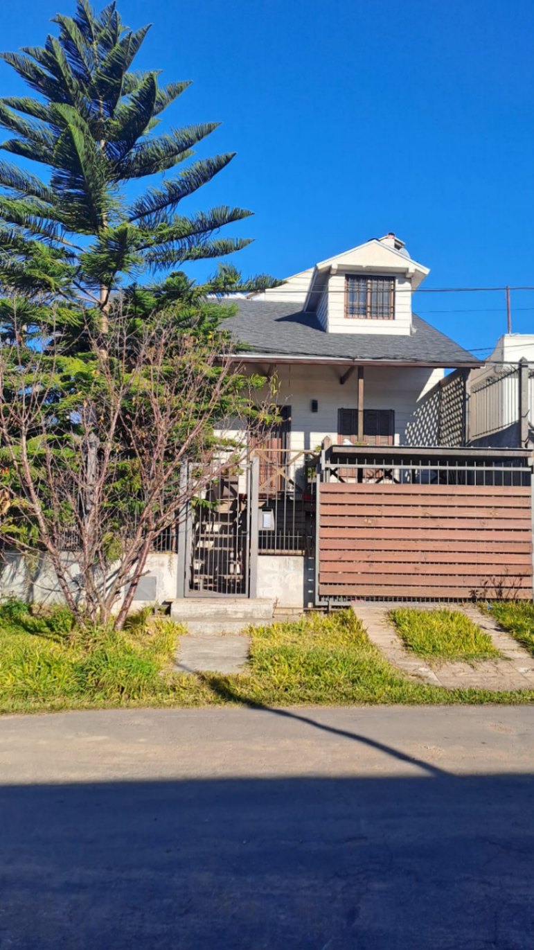 Casa en venta de 3 dormitorios c/ cochera en Cerro