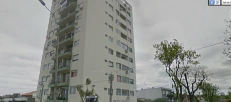 Malvin,apto Sobre Avenida,vista Sur C/2dor.1 Baño,con Renta