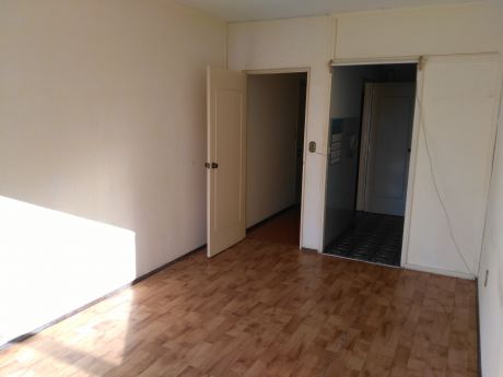 Apartamento 1 Dorm Cordon 40 Mts 8 De Octubre Esquina 18 De Julio