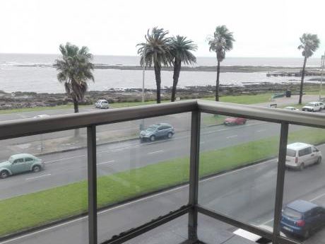 Agosto Alquila Apto Sobre Rambla Finamente Equipado
