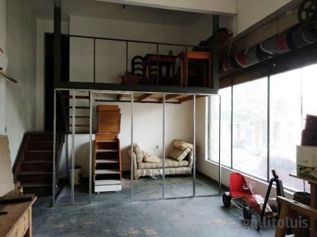 A Partir De Diciembre, Local Con Vivienda, Ideal Peluquería, Estudio
