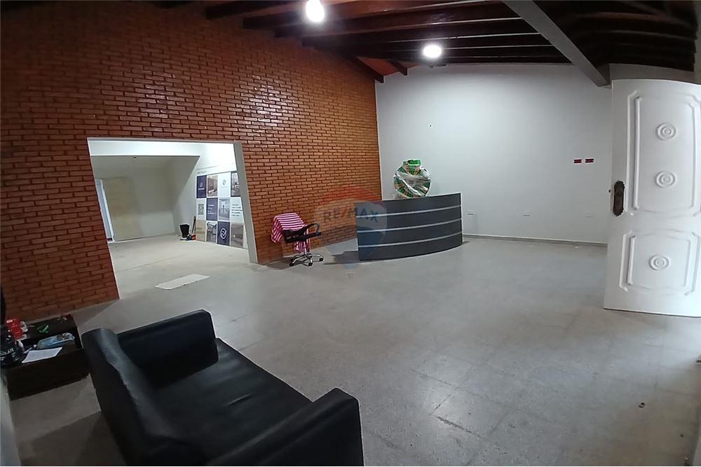 En Venta Amplia Casa en Esquina.Las Lomas — foto 3