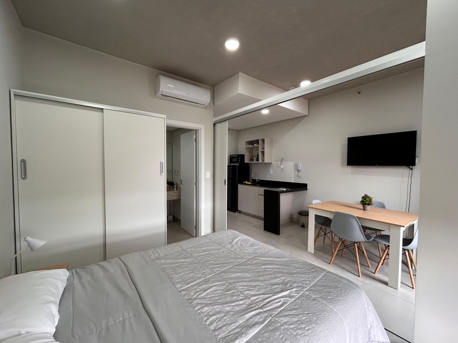 DEPARTAMENTO AMOBLADO ZONA CIT EN VENTA — foto 3