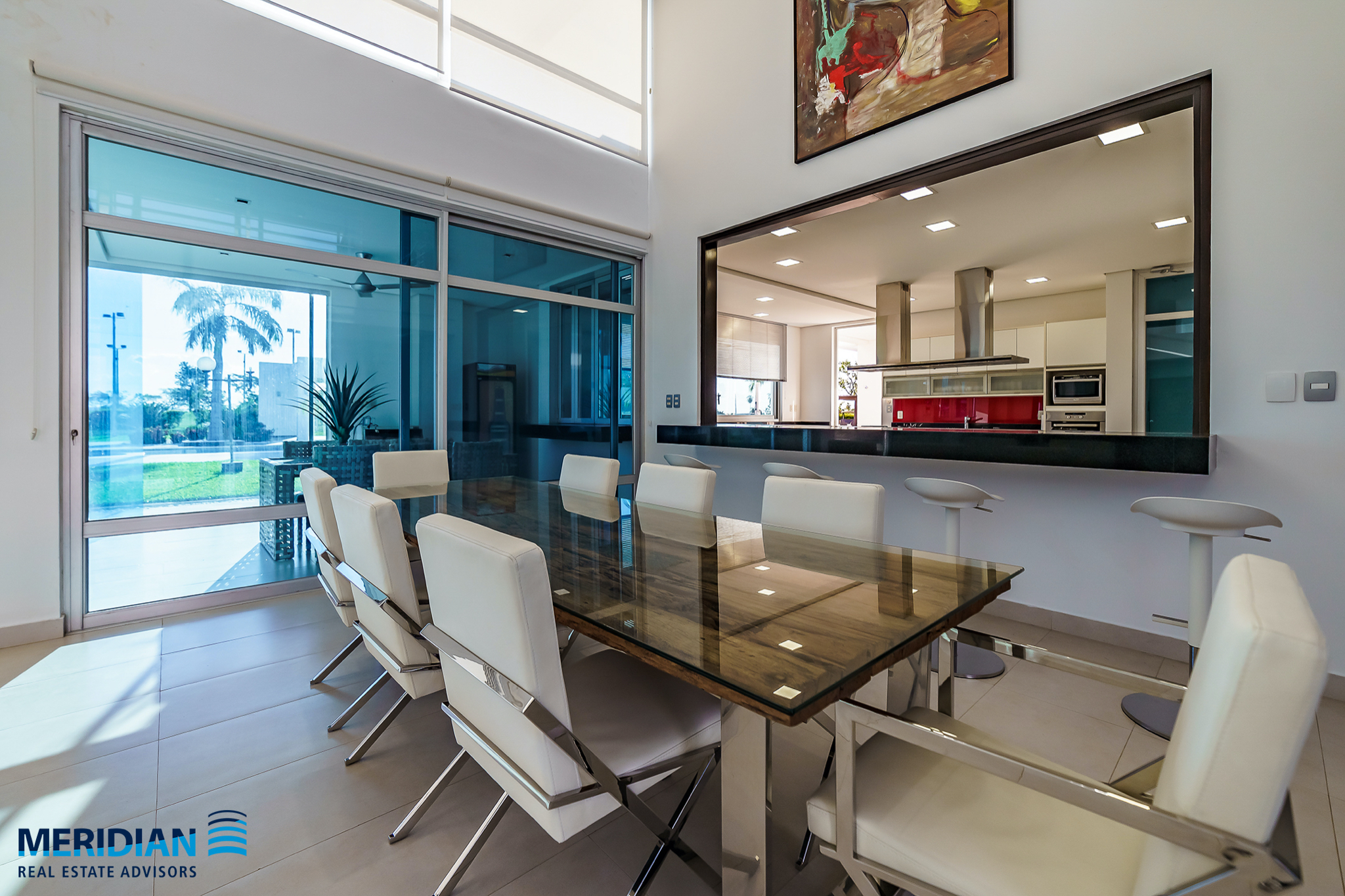 Impresionante Mansión Minimalista en Carlos Franco Golf — foto 3