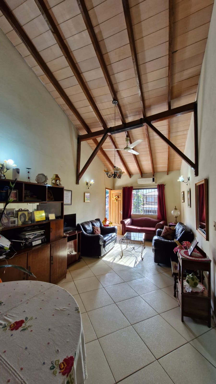 ¡Casa a refaccionar o terreno a metros de Lillo! Barrio San Cristobal — foto 3