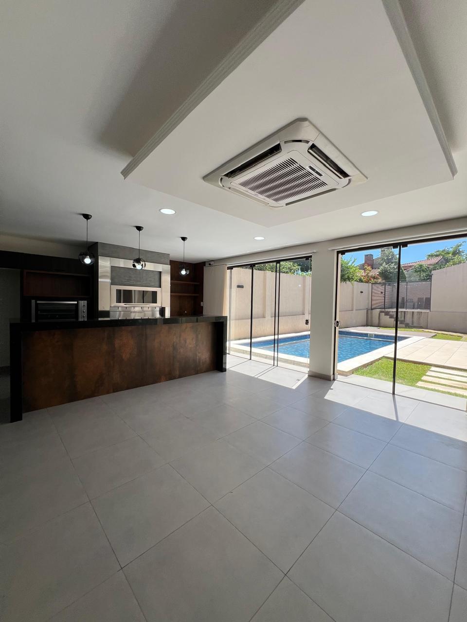 Casa en venta en Ycuá Satí