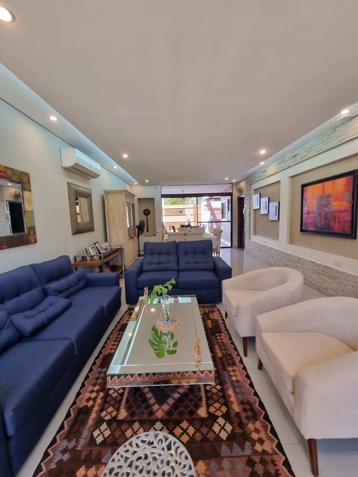 ALQUILO bello y amplio DUPLEX  Barrio Los Laureles — foto 2