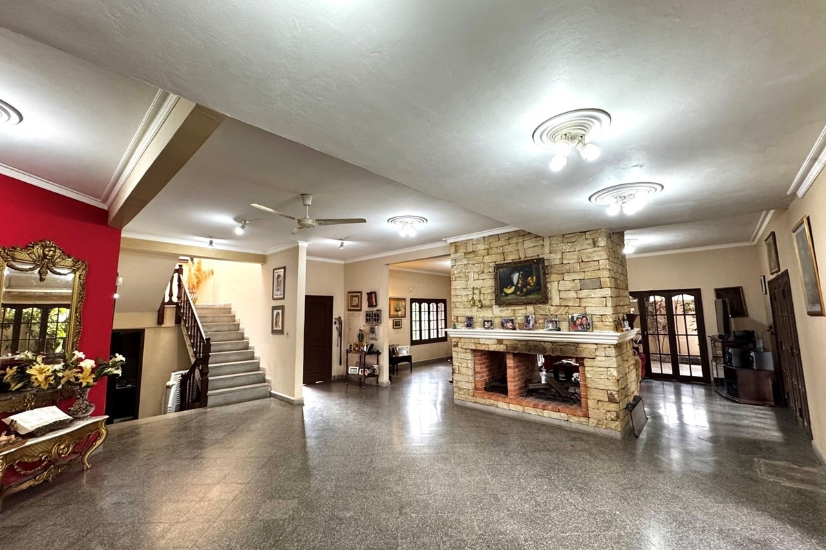 ¡VENDO RESIDENCIA EN SAN BERNARDINO - SEMI AMOBLADA! — foto 2