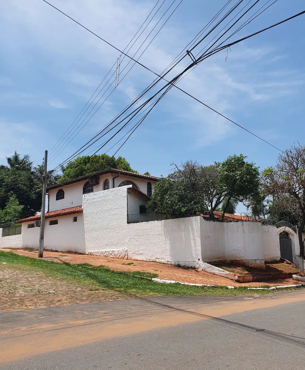 VENDO CASA ESTILO COLONIAL EN LAMBARE — foto 3