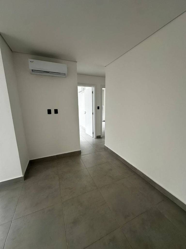 En Alquiler Departamento a estrenar en Ycua sati - Zona paseo la galeria — foto 3