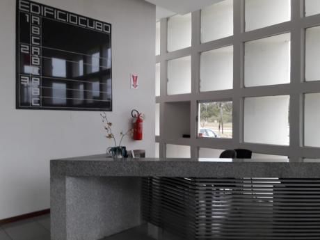 Oficina Con Vista Al Urubó En El Cubo I, Centro Empresarial Equipetrol