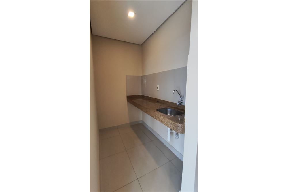LOCAL COMERCIAL EN ALQUILER - MRA — foto 3