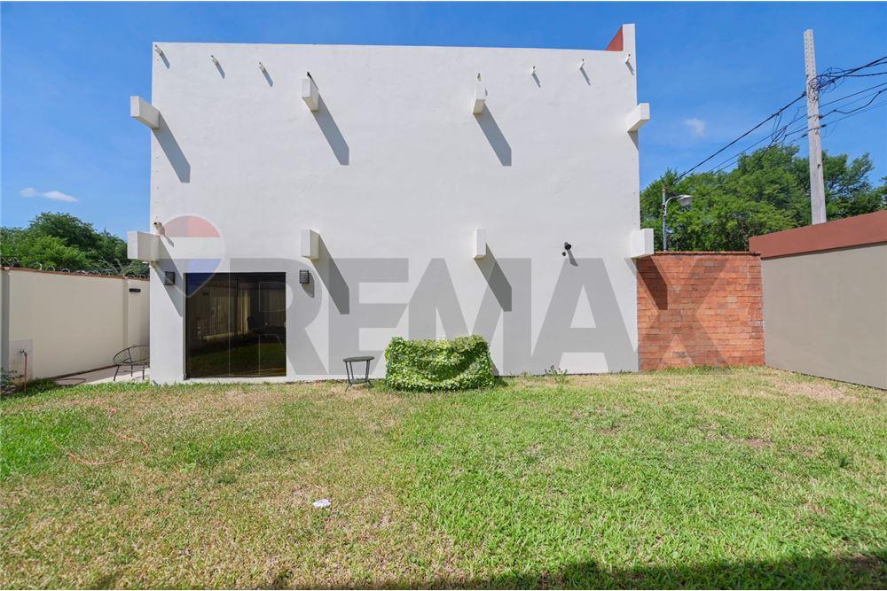 Casa - Alquiler - Loma Pytá, Paraguay — foto 2