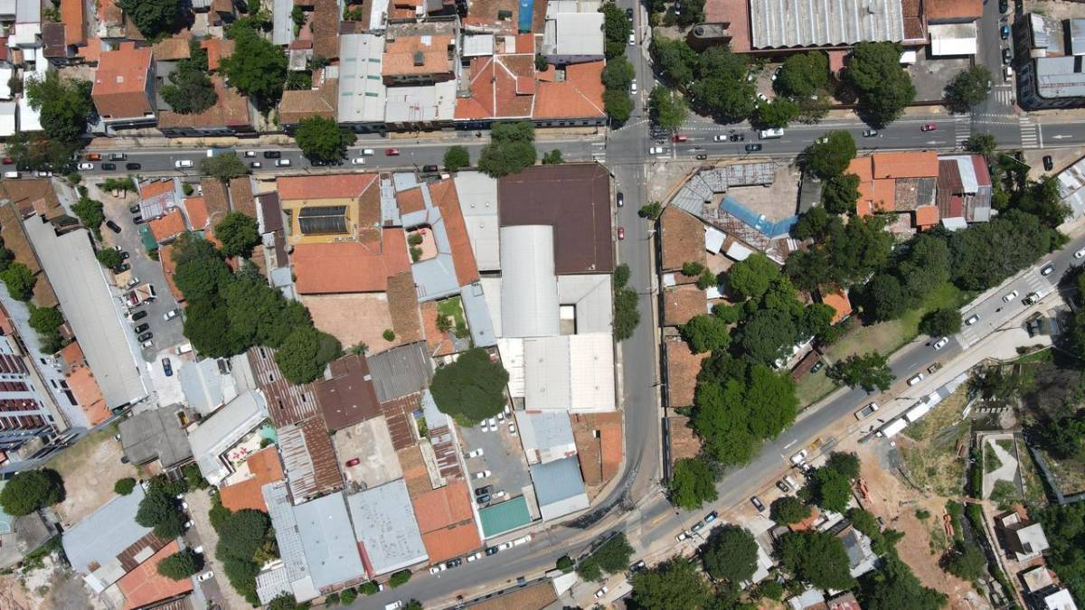 EN VENTA PROPIEDAD CON TIGLADOS Y OFICINAS EN ALQUILER EN EL CENTRO DE ASUNCION — foto 3