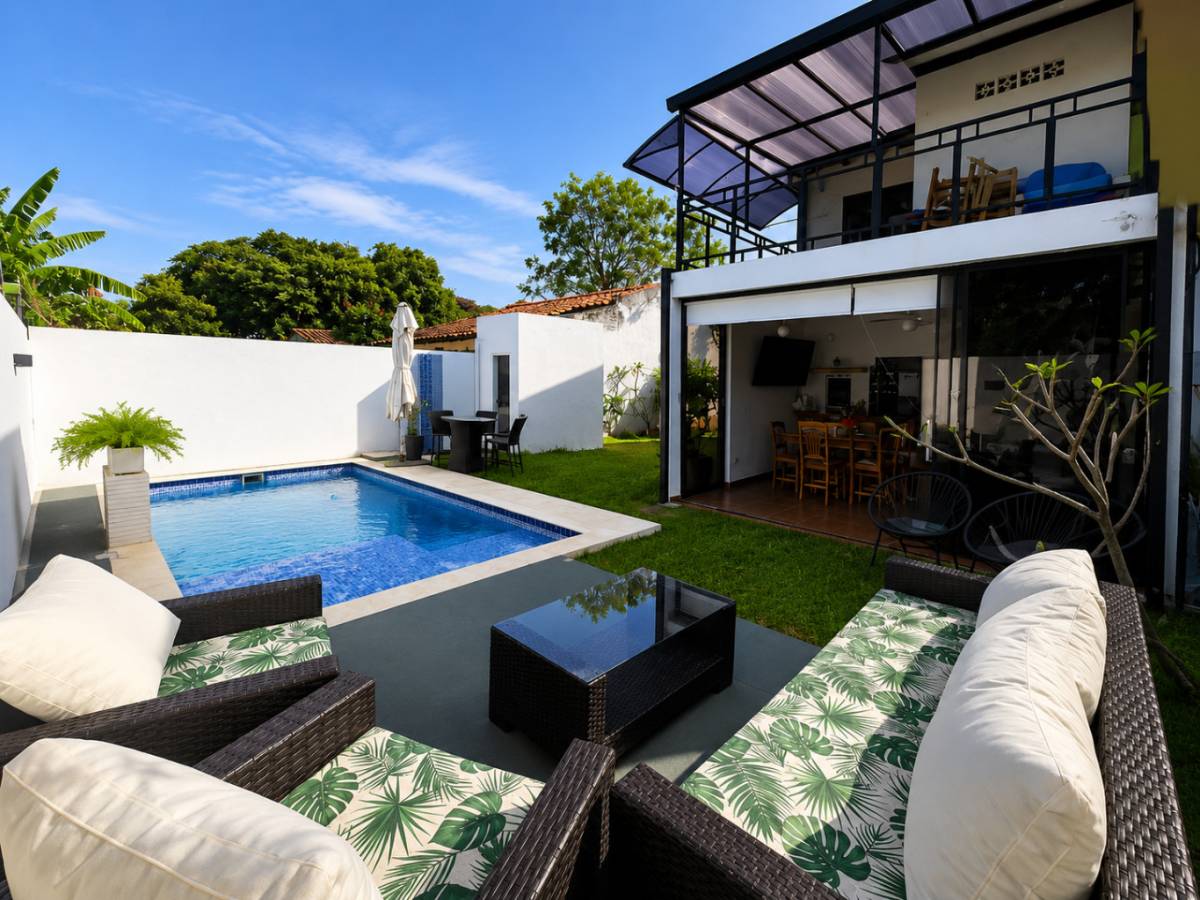 En alquiler casa amoblada en Laurelty – Luque — foto 2