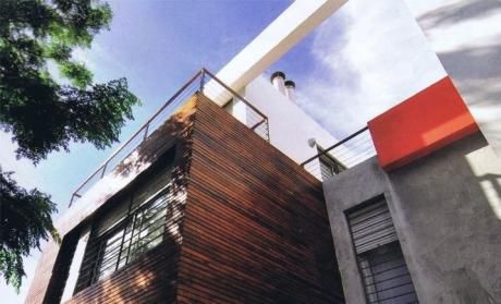 Moderna Casa En 3 Plantas, Proxima A Rbla.!!