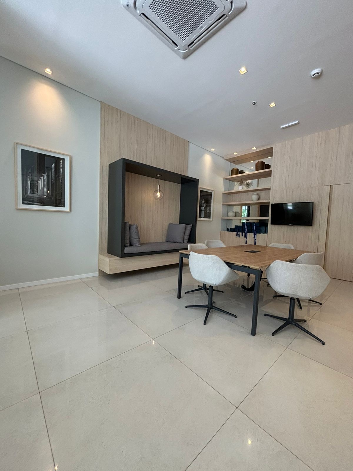 EN ALQUILER - DEPARTAMENTO DE 2 DORMITORIOS C/ COCHERA — foto 2