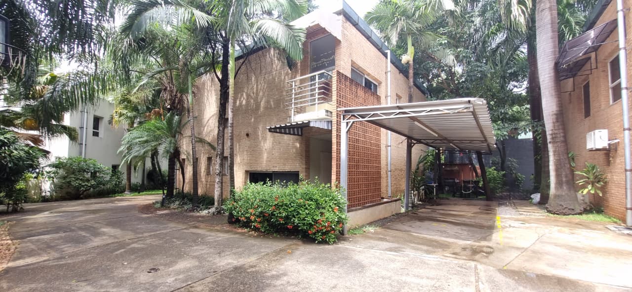 HERMOSA CASA DE 3 DORMITORIOS EN SUITE — foto 2
