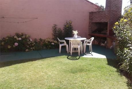 Casa En 2 Plantas, Proximo A Av. Italia!!