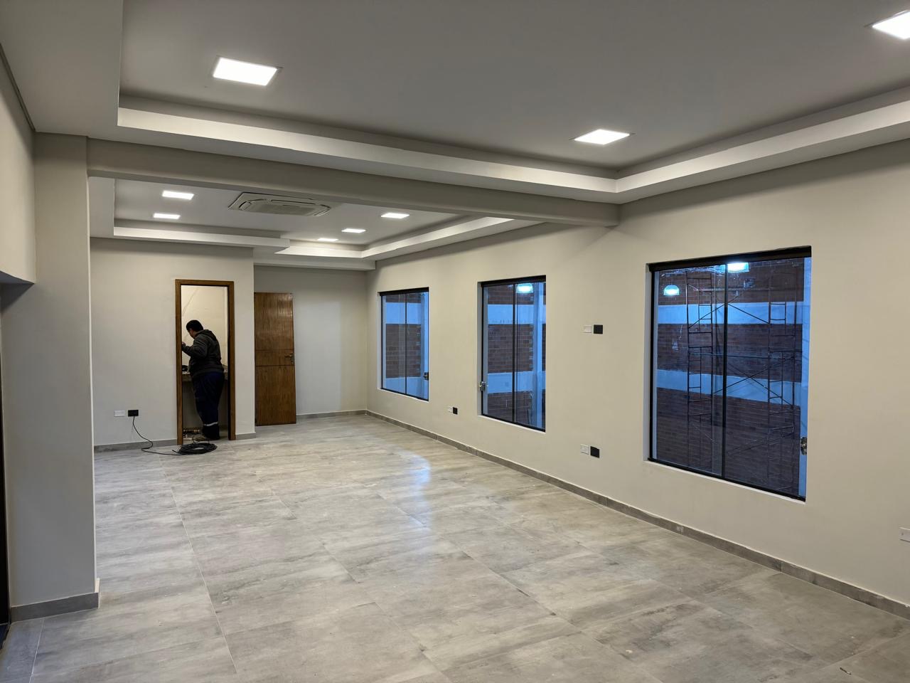ALQUILO O VENDO Tinglado con Oficinas — foto 3
