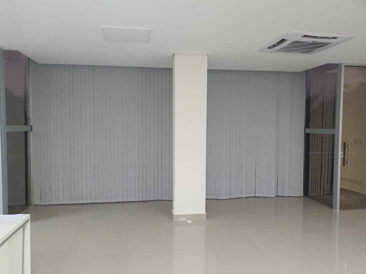 ALQUILO OFICINA EN EDIFICIO CORPORATIVO BARRIO YCUA SATI. — foto 3