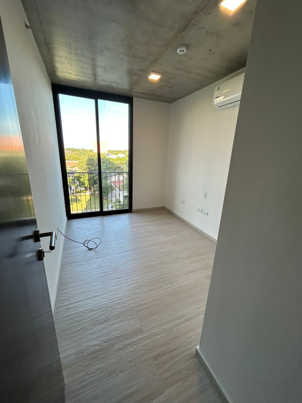 En Alquiler departamento de 2 dormitorios en Villamorra Detalles — foto 3